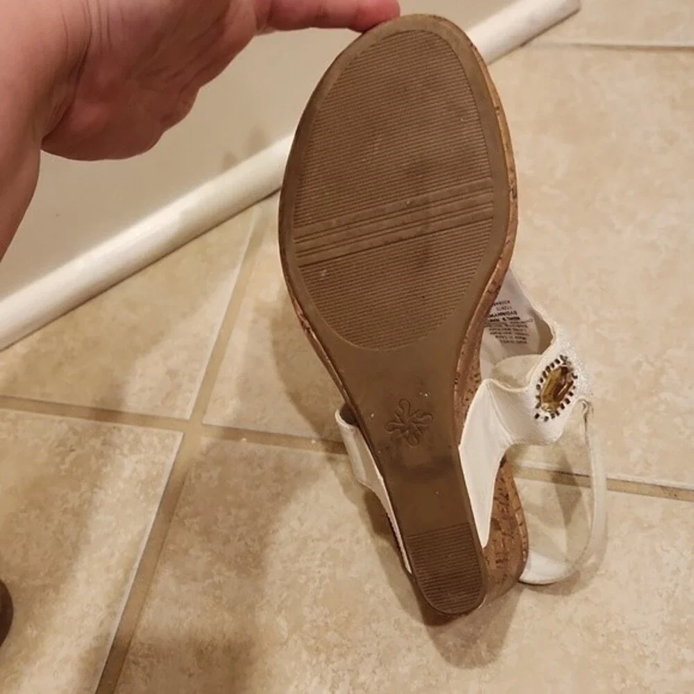 Simply Vera Vera Wang Brown Wedge Sandals w/ Bejeweled White Straps Size 10